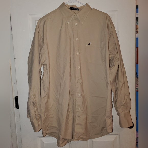 5 for $20 | Nautica Olive and Beige Button Down Shirts Bundle (2pc) - Picture 8 of 14